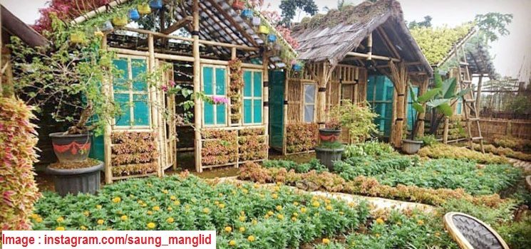 Menikmati Dekorasi  Artistik Kayu dan Bambu  di Kawasan 