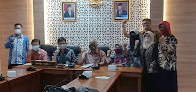 Guru Honores Meminta Agar DPRD Jabar Memperjuangkan Nasib Mereka