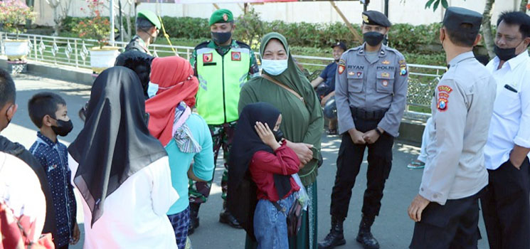 Kodim 0808/Blitar Bersama Polres Blitar Kota, Gelar Operasi Yustisi Dan Penegakan Protkes