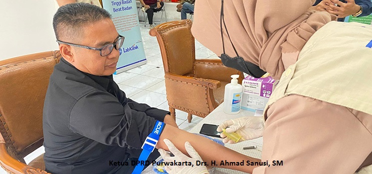 Pimpinan dan Anggota DPRD serta Pegawai Sekretariat DPRD Purwakarta Melaksanakan MCU