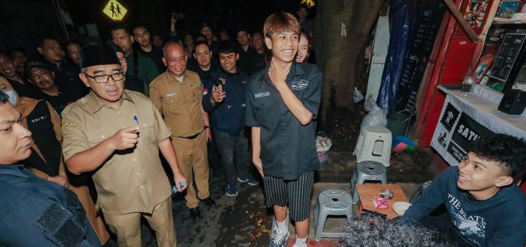 Keren, Milenial dan Gen Z Ikut Siskamling Warga Jaga Warga