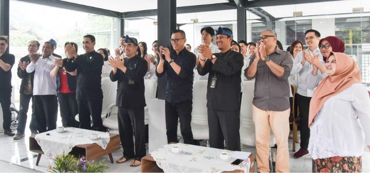 18 Pasangan Menikah Gratis di MPP Kota Bandung