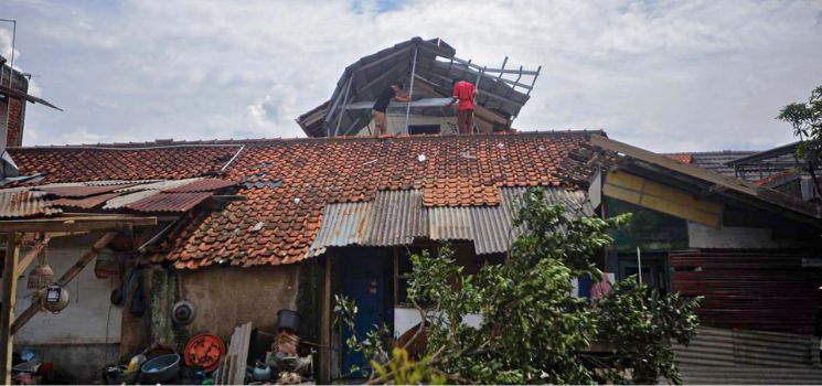 Puting Beliung Terjang Tiga Kecamatan, Farhan Pastikan Bantuan Cepat Tiba