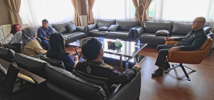 Siswi SMP Kota Bandung Alami Rudapaksa dan Penganiayaan